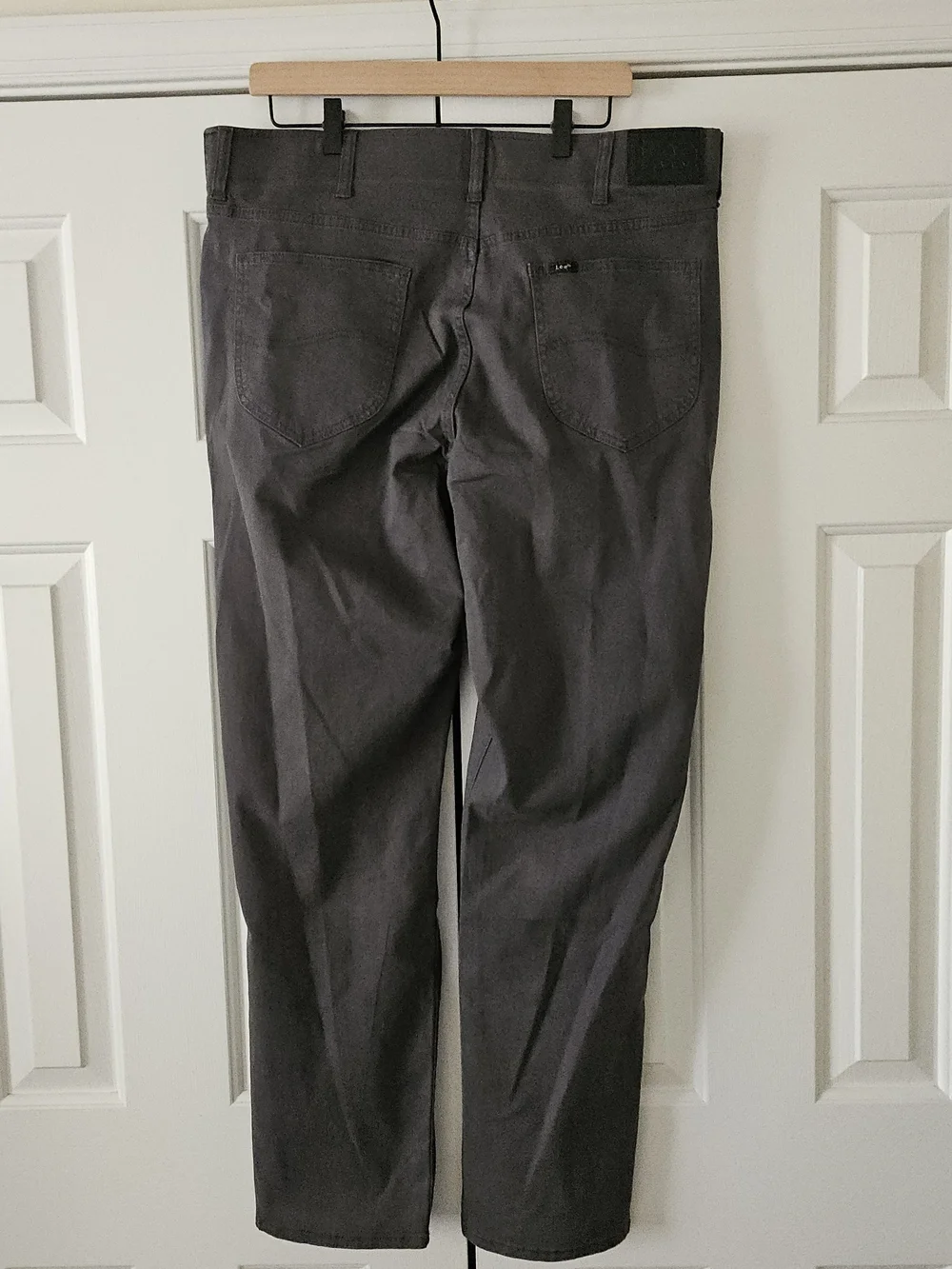 Lee Extreme Motion Men's Relaxed Straight Denim Pants Gray 38W Stretch